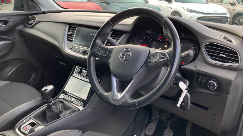 Vauxhall Grandland X 1.5 Turbo D SRi Nav 5dr Diesel Hatchback